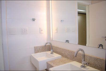 Apartamento para alugar com 140m², 3 quartos e 2 vagas