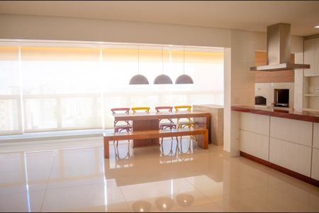 Apartamento para alugar com 140m², 3 quartos e 2 vagas