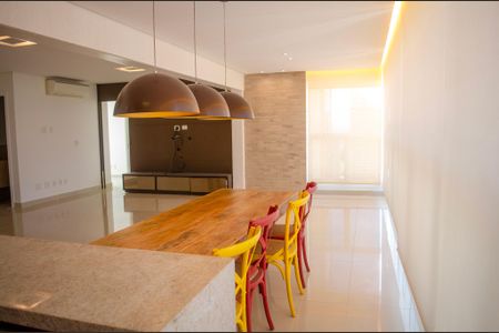 Apartamento para alugar com 140m², 3 quartos e 2 vagas