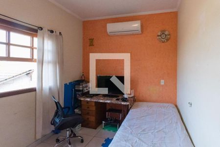 Casa à venda com 210m², 3 quartos e 5 vagas Casa à venda com 210m², 3 quartos e 5 vagasQuarto 3