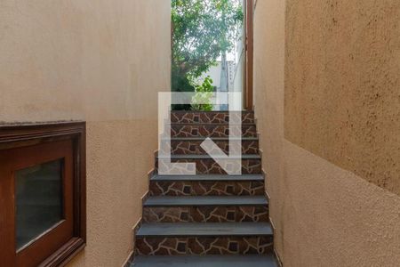 Casa à venda com 210m², 3 quartos e 5 vagas Casa à venda com 210m², 3 quartos e 5 vagasCorredor - Quintal