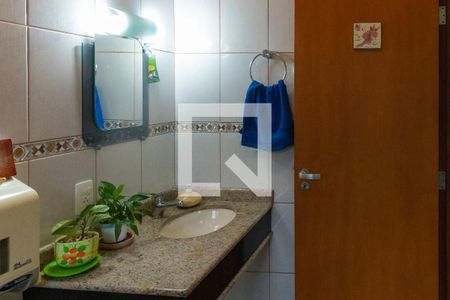 Casa à venda com 210m², 3 quartos e 5 vagas Casa à venda com 210m², 3 quartos e 5 vagasBanheiro Social