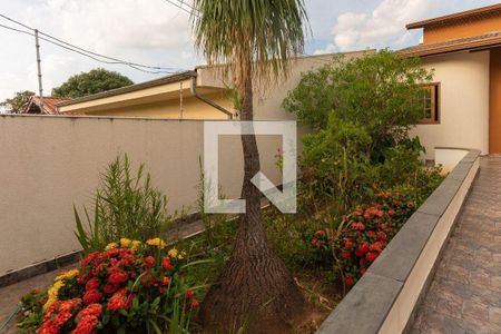 Casa à venda com 210m², 3 quartos e 5 vagas Casa à venda com 210m², 3 quartos e 5 vagasQuintal