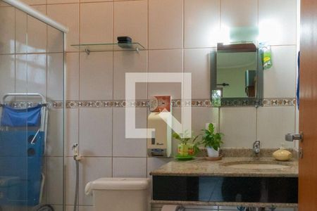 Casa à venda com 210m², 3 quartos e 5 vagas Casa à venda com 210m², 3 quartos e 5 vagasBanheiro Social