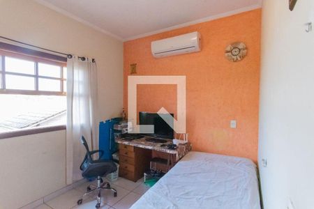 Casa à venda com 210m², 3 quartos e 5 vagas Casa à venda com 210m², 3 quartos e 5 vagasQuarto 3