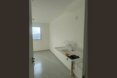 Sala/cozinha de apartamento para alugar com 2 quartos, 32m² em Jardim Soares, São Paulo
