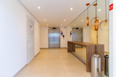 Apartamento para alugar com 38m², 2 quartos e 1 vaga Apartamento para alugar com 38m², 2 quartos e 1 vagaHall de entrada