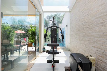 Casa de condomínio para alugar com 550m², 4 quartos e 2 vagasAcademia