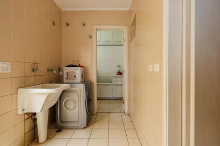 Casa de condomínio para alugar com 550m², 4 quartos e 2 vagasÁrea de Serviço