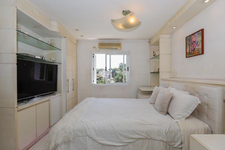 Casa de condomínio para alugar com 550m², 4 quartos e 2 vagasSuíte