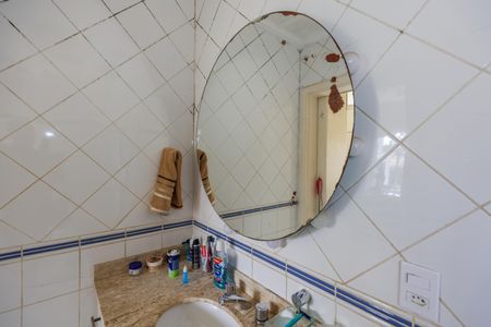 Casa de condomínio para alugar com 550m², 4 quartos e 2 vagasBanheiro da Suíte