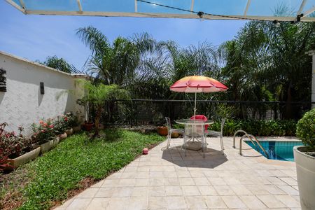 Casa de condomínio para alugar com 550m², 4 quartos e 2 vagasÁrea externa