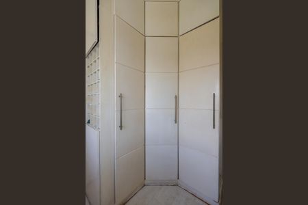 Casa de condomínio para alugar com 550m², 4 quartos e 2 vagasCloset da Suíte