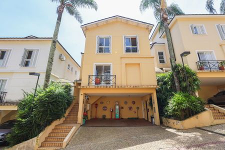 Casa de condomínio para alugar com 550m², 4 quartos e 2 vagasFachada