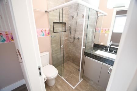 Casa de condomínio à venda com 196m², 3 quartos e 4 vagasBanheiro Suíte