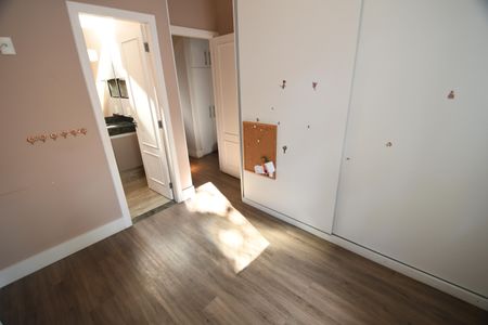 Casa de condomínio à venda com 196m², 3 quartos e 4 vagasQuarto 1 - Suíte