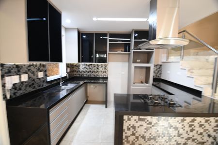 Casa de condomínio à venda com 196m², 3 quartos e 4 vagasCozinha