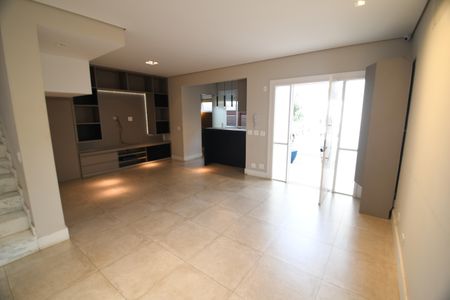 Casa de condomínio à venda com 196m², 3 quartos e 4 vagasSala