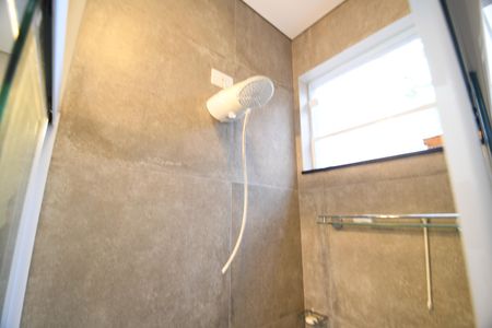 Casa de condomínio à venda com 196m², 3 quartos e 4 vagasBanheiro de serviço