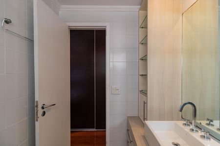 Apartamento para alugar com 68m², 2 quartos e 1 vaga Apartamento para alugar com 68m², 2 quartos e 1 vagaBanheiro da Suíte