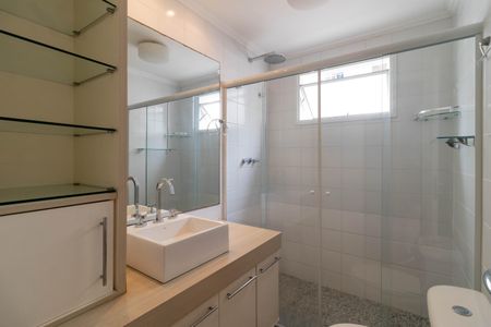 Apartamento para alugar com 68m², 2 quartos e 1 vaga Apartamento para alugar com 68m², 2 quartos e 1 vagaBanheiro da Suíte