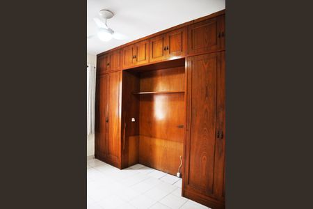 Casa de condomínio à venda com 294m², 3 quartos e 3 vagas Casa de condomínio à venda com 294m², 3 quartos e 3 vagasDetalhe - Quarto 01