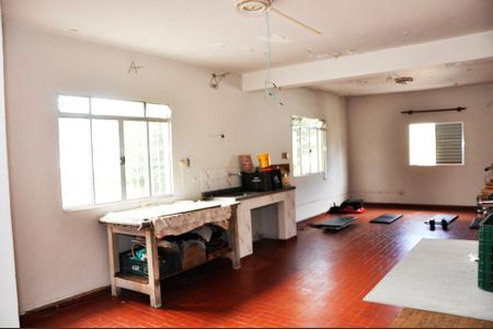 Casa de condomínio à venda com 294m², 3 quartos e 3 vagas Casa de condomínio à venda com 294m², 3 quartos e 3 vagasDetalhe - Edícola