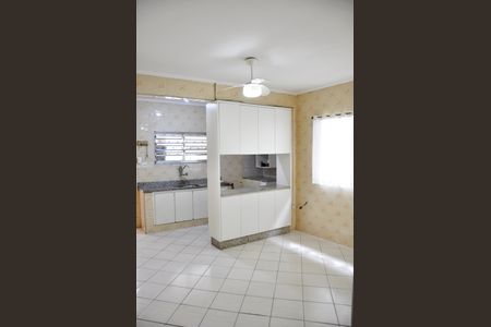 Casa de condomínio à venda com 294m², 3 quartos e 3 vagas Casa de condomínio à venda com 294m², 3 quartos e 3 vagasDetalhe - Copa