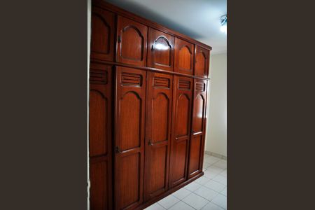 Casa de condomínio à venda com 294m², 3 quartos e 3 vagas Casa de condomínio à venda com 294m², 3 quartos e 3 vagasDetalhe - Quarto 02