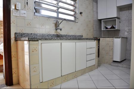 Casa de condomínio à venda com 294m², 3 quartos e 3 vagas Casa de condomínio à venda com 294m², 3 quartos e 3 vagasDetalhe - Cozinha Americana