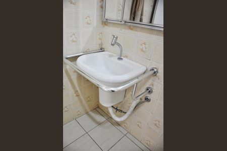 Casa de condomínio à venda com 294m², 3 quartos e 3 vagas Casa de condomínio à venda com 294m², 3 quartos e 3 vagasDetalhe - Banheiro Social