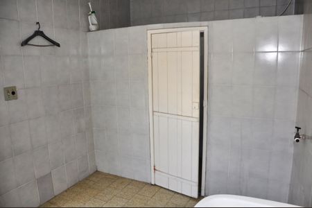 Casa de condomínio à venda com 294m², 3 quartos e 3 vagas Casa de condomínio à venda com 294m², 3 quartos e 3 vagasDetalhe - Área de Serviço