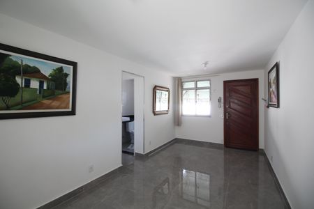 Sala de apartamento para alugar com 2 quartos, 5m² em Taquara, Rio de Janeiro