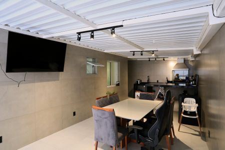 Apartamento à venda com 136m², 2 quartos e 1 vaga Apartamento à venda com 136m², 2 quartos e 1 vagaEspaço Gourmet