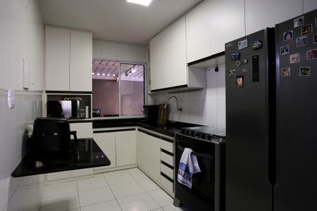 Apartamento à venda com 136m², 2 quartos e 1 vaga Apartamento à venda com 136m², 2 quartos e 1 vagaCozinha e Área de Serviço