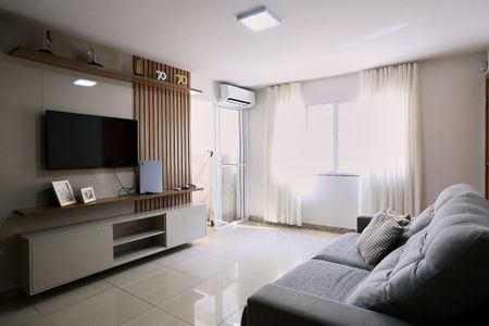 Apartamento à venda com 136m², 2 quartos e 1 vaga Apartamento à venda com 136m², 2 quartos e 1 vagaSala
