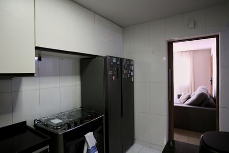 Apartamento à venda com 136m², 2 quartos e 1 vaga Apartamento à venda com 136m², 2 quartos e 1 vagaCozinha e Área de Serviço