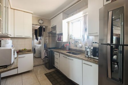 Apartamento à venda com 80m², 2 quartos e 3 vagasCozinha 
