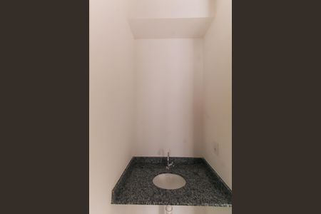 Apartamento para alugar com 35m², 2 quartos e sem vaga Apartamento para alugar com 35m², 2 quartos e sem vagaBanheiro