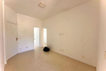 Apartamento à venda com 67m², 2 quartos e sem vaga