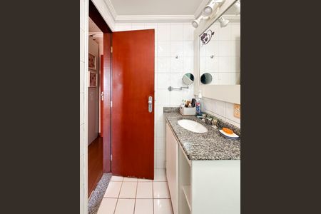 Apartamento à venda com 106m², 3 quartos e 2 vagasBanheiro da Suíte