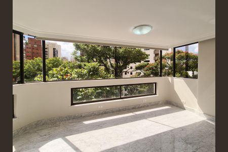 Apartamento para alugar com 3 quartos, 242m² em Indianópolis, São Paulo