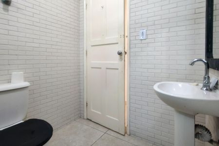 Apartamento para alugar com 70m², 2 quartos e sem vagaBanheiro