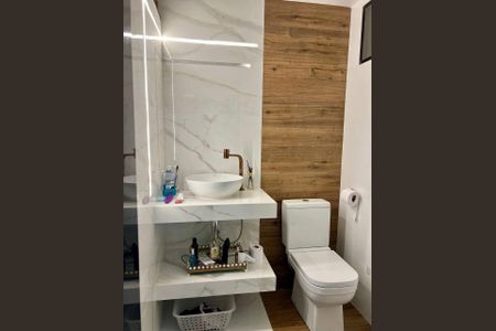 Casa para alugar com 240m², 3 quartos e 2 vagas Casa para alugar com 240m², 3 quartos e 2 vagasBanheiro