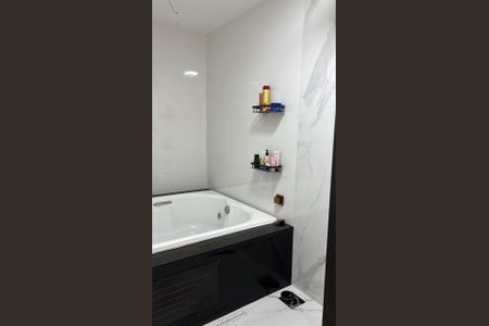 Casa para alugar com 240m², 3 quartos e 2 vagas Casa para alugar com 240m², 3 quartos e 2 vagasBanheiro