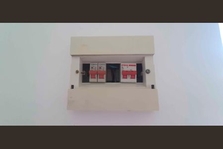 Casa para alugar com 30m², 1 quarto e sem vagaQuadro de Luz