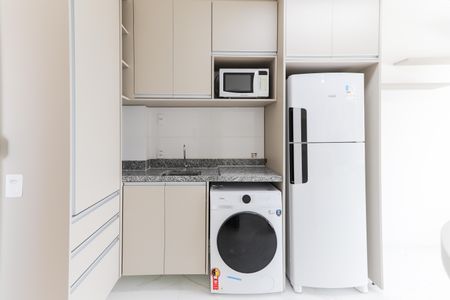 Sala / Cozinha de apartamento para alugar com 1 quarto, 32m² em Butantã, São Paulo