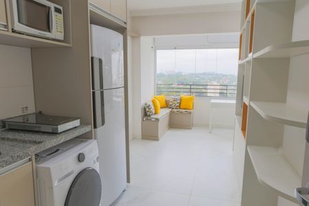 Sala de kitnet/studio para alugar com 1 quarto, 32m² em Butantã, São Paulo