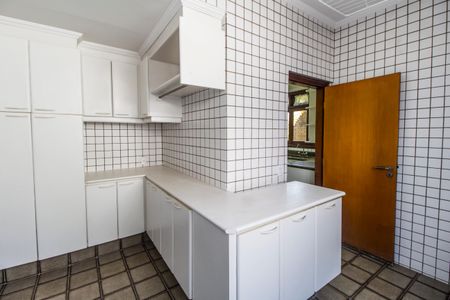 Casa de condomínio à venda com 420m², 3 quartos e 6 vagasÁrea de Serviço