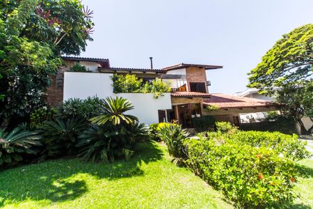 Casa de condomínio à venda com 420m², 3 quartos e 6 vagasVista da Rua